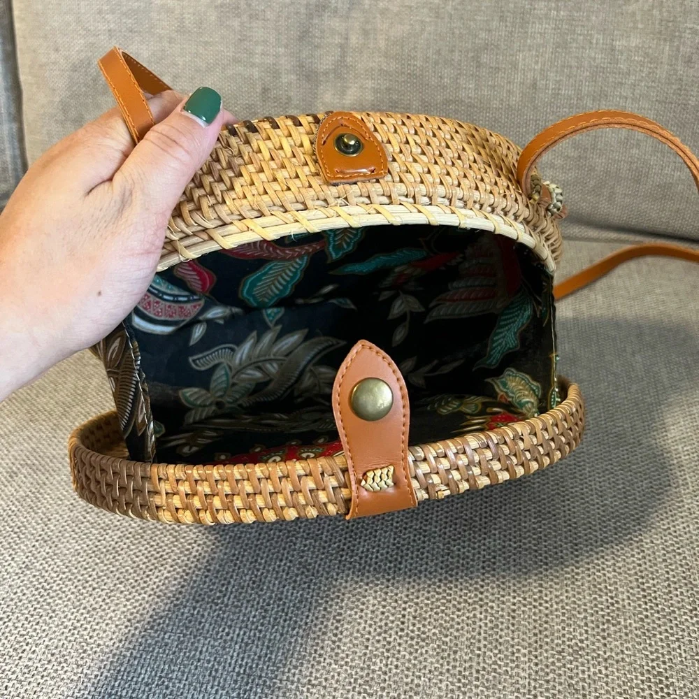 Rattan Oval Bali Bag - Picture 3 of 3
